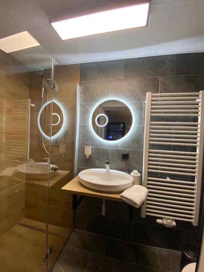 Hotel Gasthof Kaesser Ansbach Esterno foto