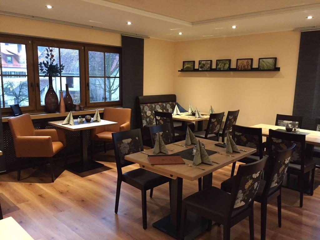 Hotel Gasthof Kaesser Ansbach Esterno foto