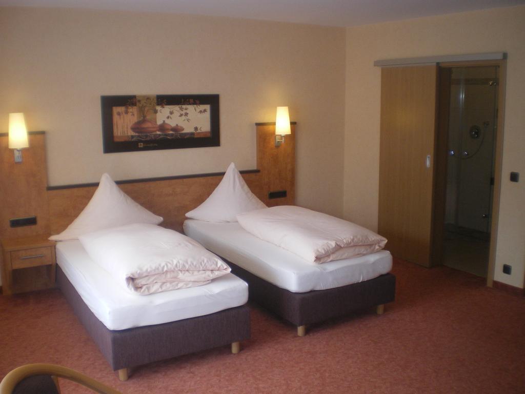 Hotel Gasthof Kaesser Ansbach Esterno foto