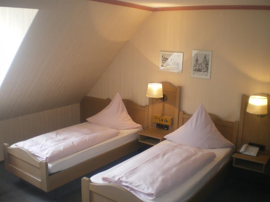 Hotel Gasthof Kaesser Ansbach Esterno foto