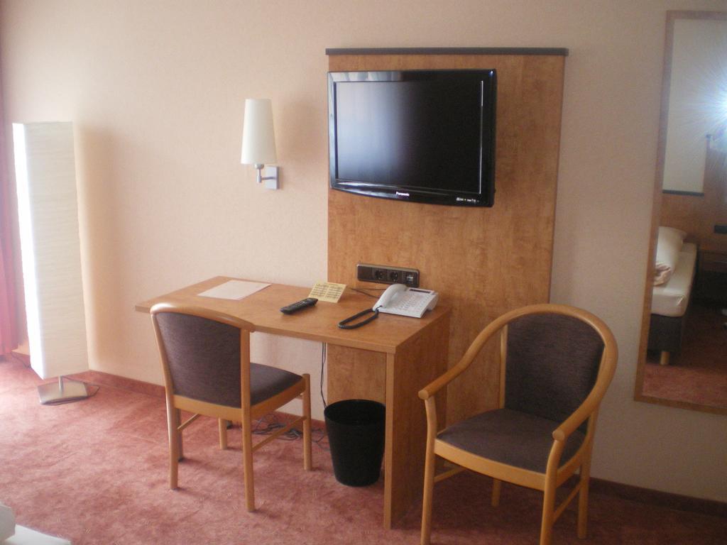 Hotel Gasthof Kaesser Ansbach Esterno foto