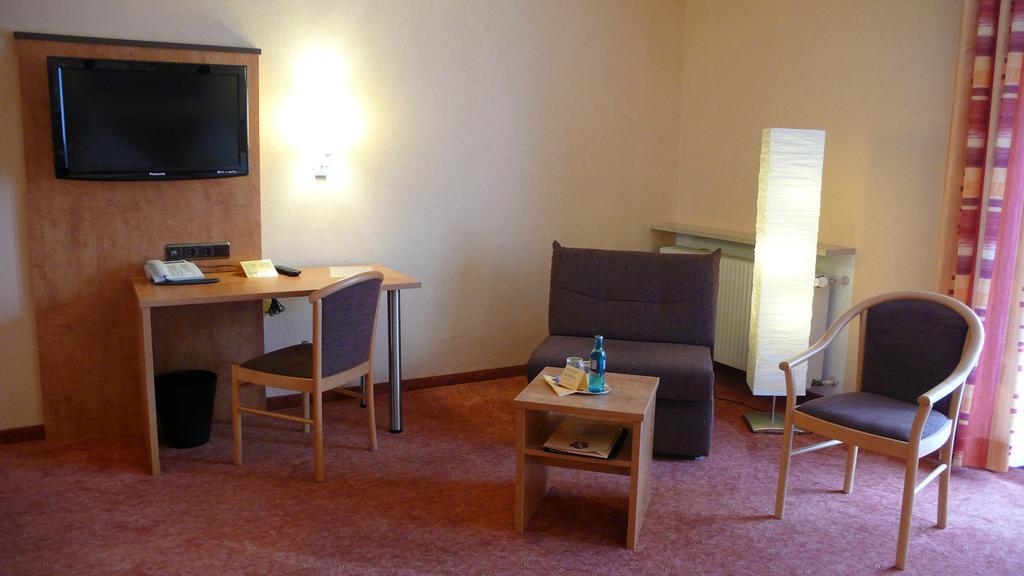 Hotel Gasthof Kaesser Ansbach Esterno foto