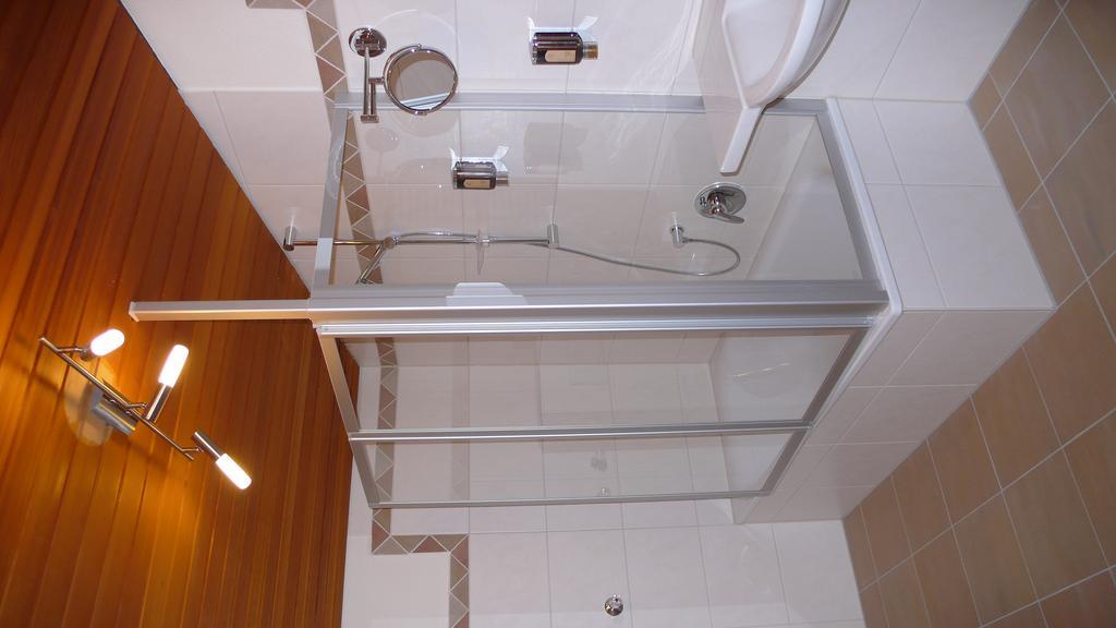 Hotel Gasthof Kaesser Ansbach Esterno foto