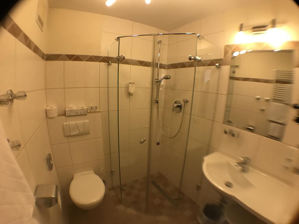 Hotel Gasthof Kaesser Ansbach Esterno foto